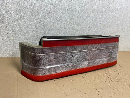 1990 - 1993 Cadillac Allante Front Right Passenger Tail Light J9050 PS2