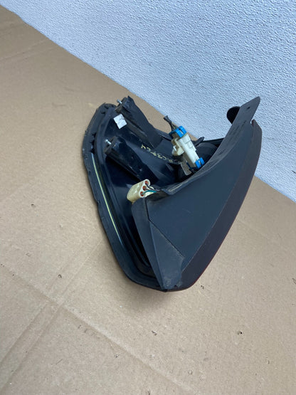 2001 - 2005 Pontiac Aztek Left Driver LH Side Tail Light AC3764 DW4