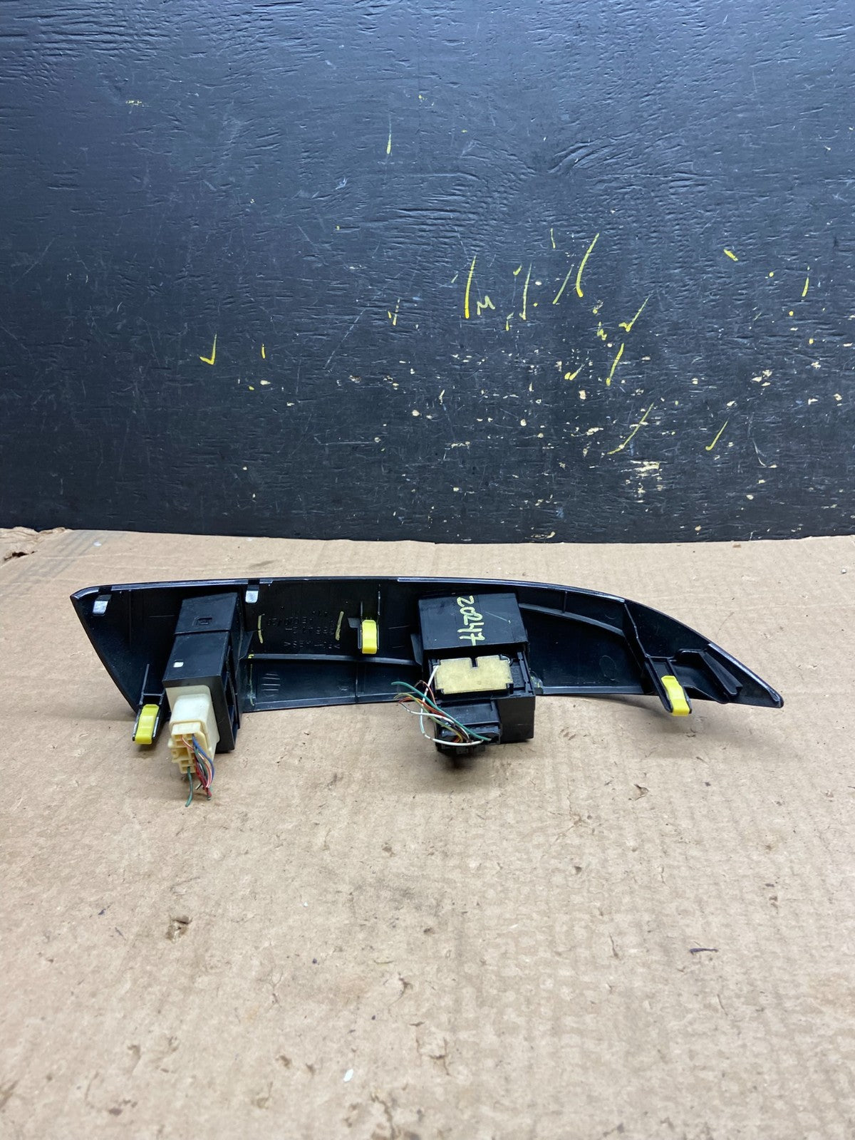 2004 to 2010 Toyota Sienna Right Side Radio Switches Bezel Trim OEM z0247 DG3