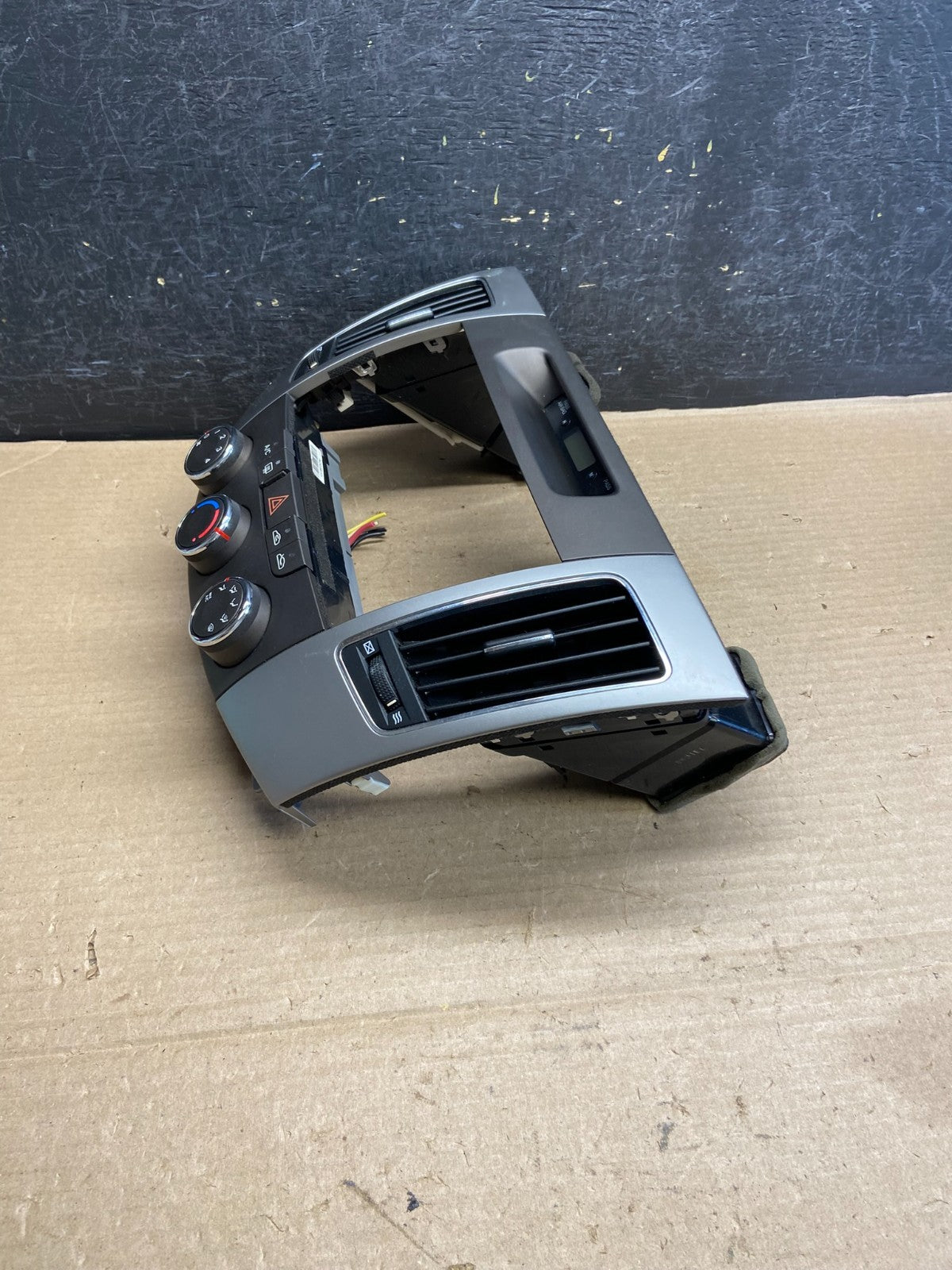 2009 - 2010 Hyundai Sonata Center Radio Climate Control Air Vent Bezel AH3587 DG2