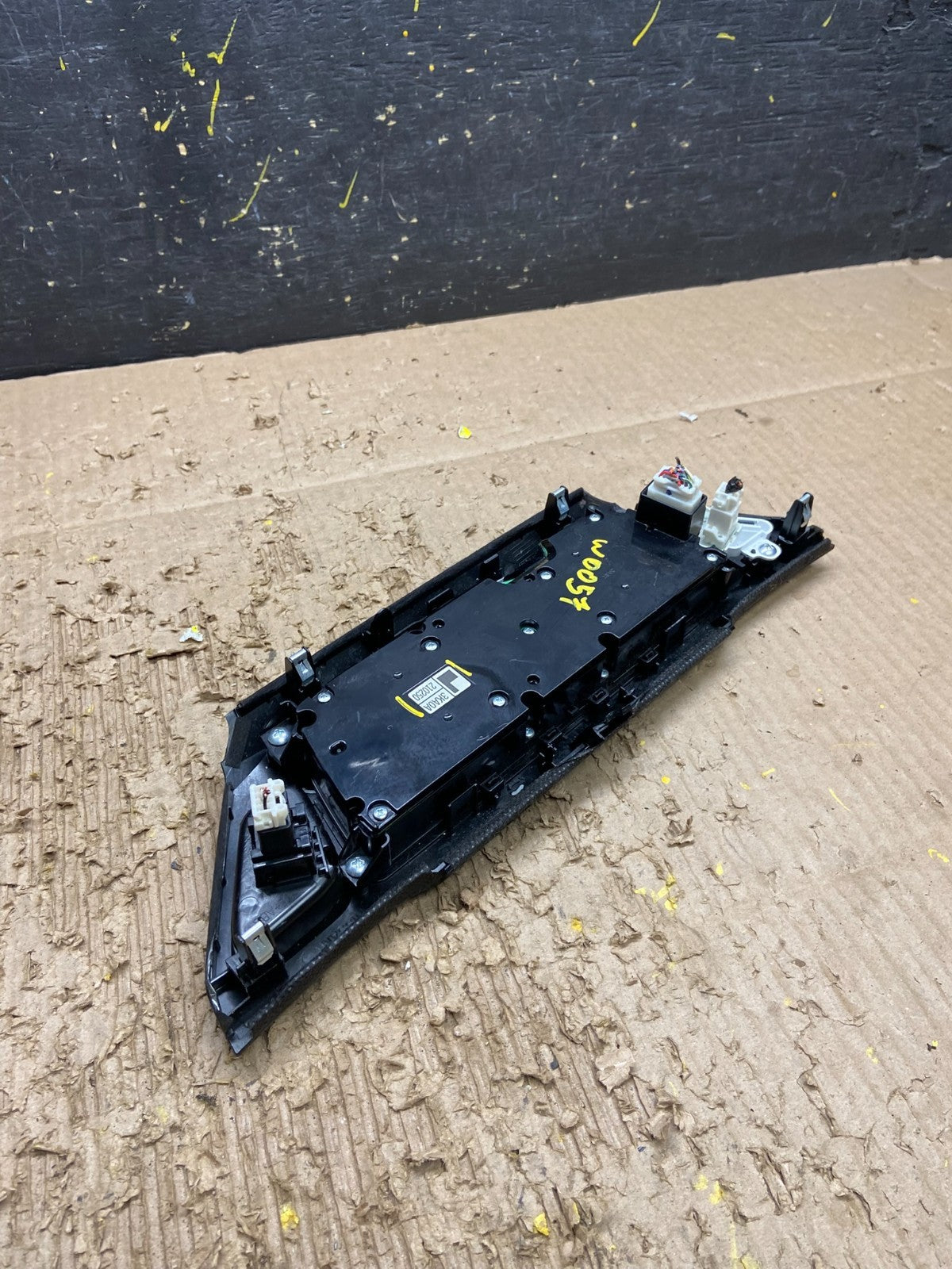 2013 to 2015 Nissan Pathfinder Information Display Control OEM  w0057 DG4