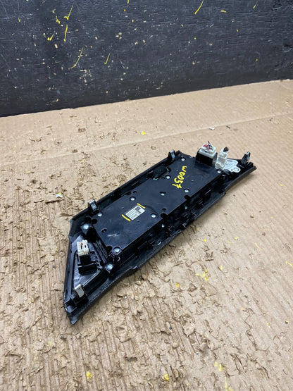 2013 to 2015 Nissan Pathfinder Information Display Control OEM  w0057 DG4