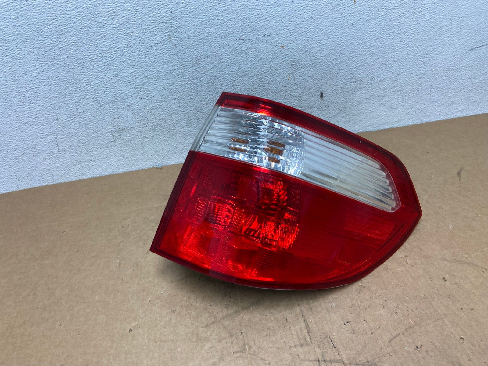 2005 2006 2007 Honda Odyssey Right Passenger RH Side Tail Light AD6364 LK0