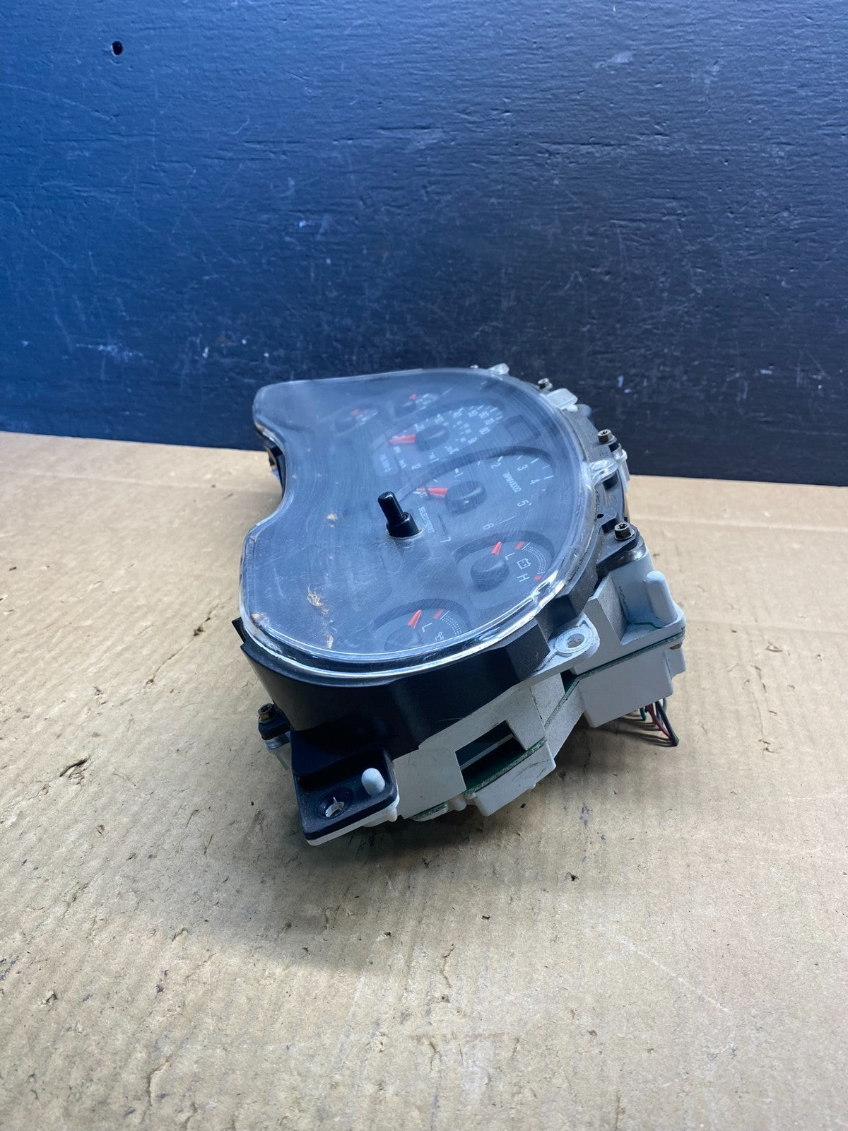 1999 to 2004 Ford Mustang Gauge Cluster Speedometer ad1660 DG2