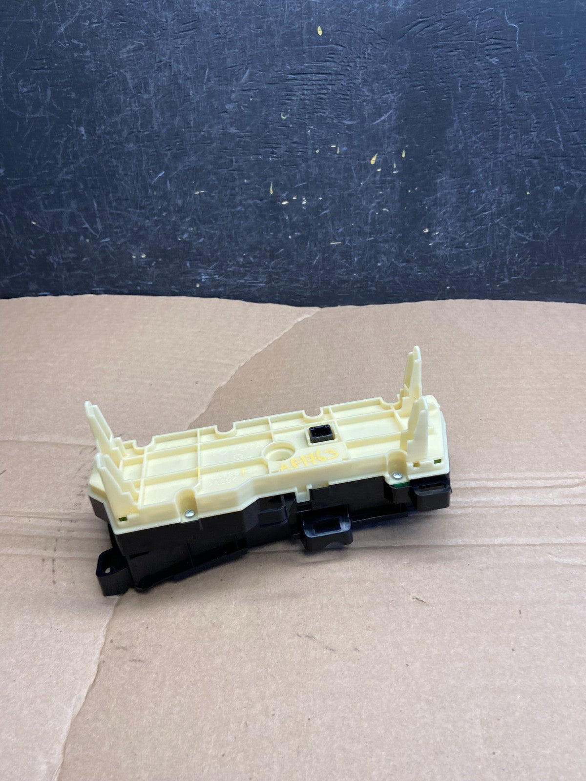 2010 to 2015 Toyota Prius A/C Heater Climate Control Unit Switch af1763 DG5
