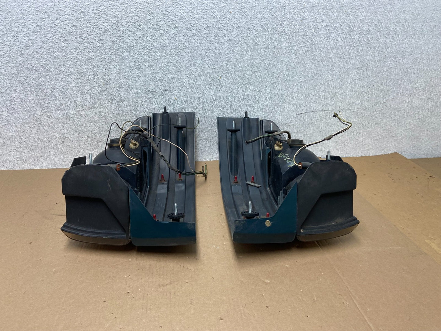 1998 to 2004 Dodge Intrepid Left+Right Set Side Tail Light AD6429 DG11