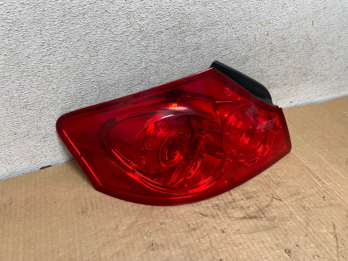2007 to 2013 Infiniti G35 G37 Sedan Left Driver LH Side Tail Light AI7850 LK2