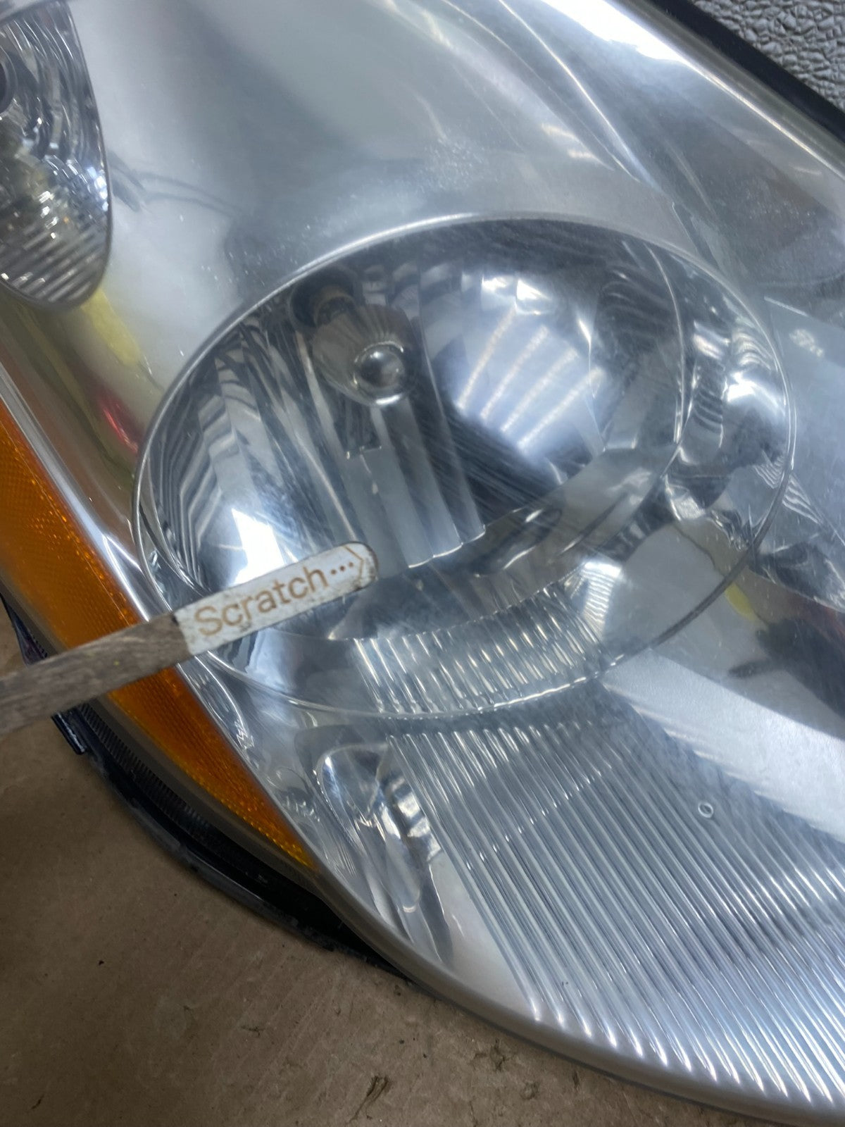2006 to 2010 Toyota Sienna Left+Right Side Set Headlights Halogen V3682 DW3