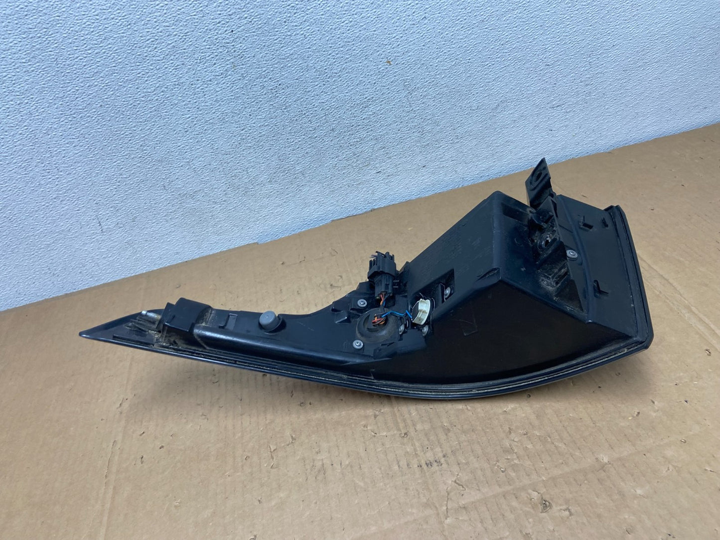 2014 - 2017 Land Rover Range Rover Sport Left Driver LH Tail Light AD0986 DG4