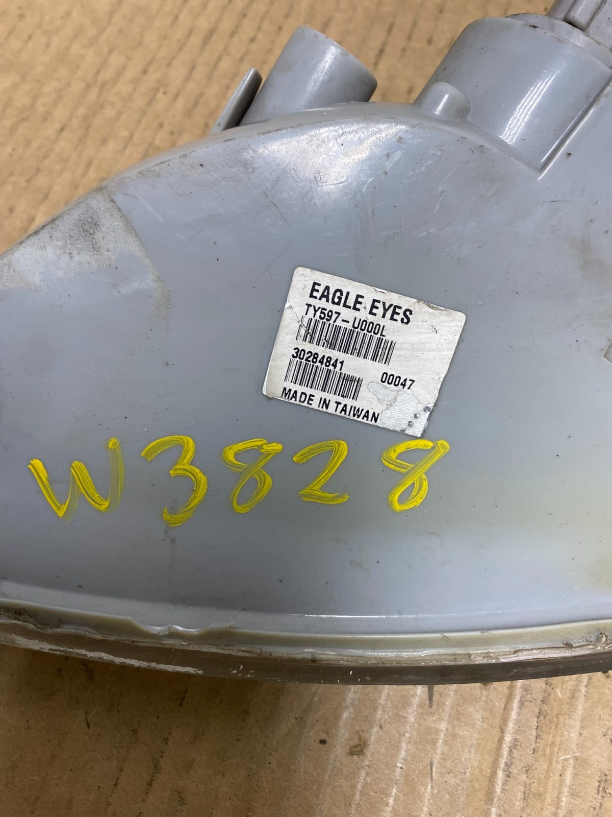 For 1998 to 2000 Lexus LS400Left Driver Cornering Light W3828 PS8