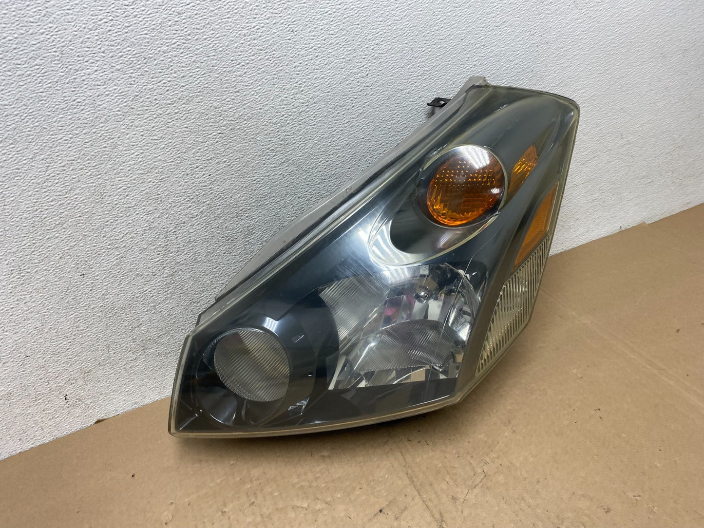 2004 to 2009 Nissan Quest Left Driver LH Black Headlight AG4665 DW2