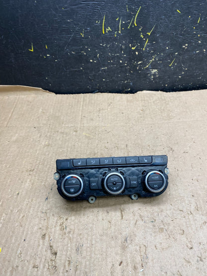 2012 - 2015 Volkswagen Passat Center Climate Control Panel AC Heater z1859 DG0