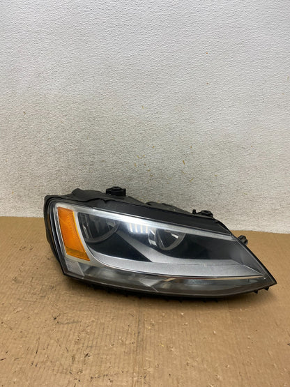2011 to 2014 Volkswagen Jetta Right Passenger RH Headlight Halogen AI5501 DW0