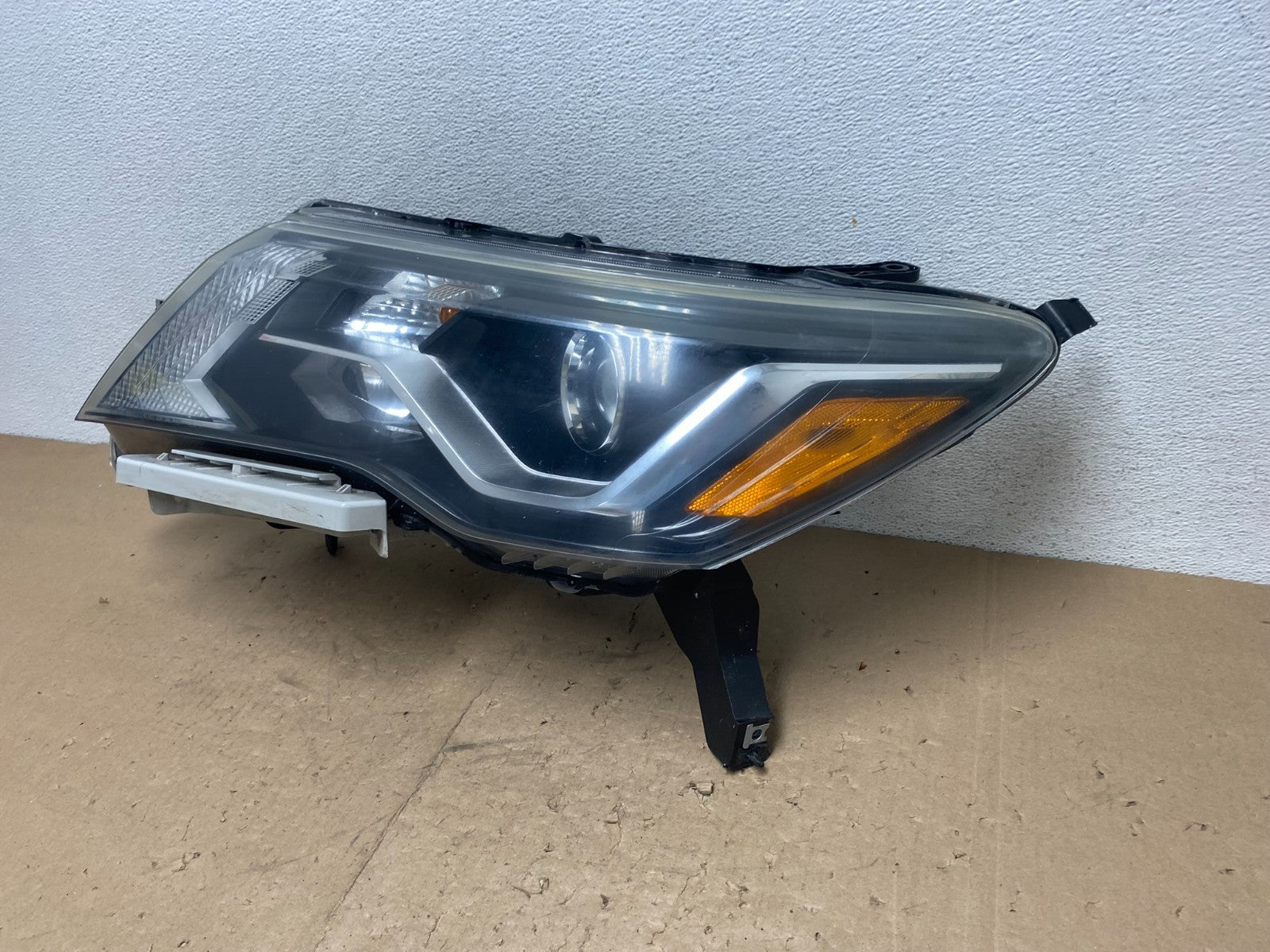 2017 - 2020 Nissan Pathfinder Left Driver LH Side Headlight Halogen AG5541 DG1