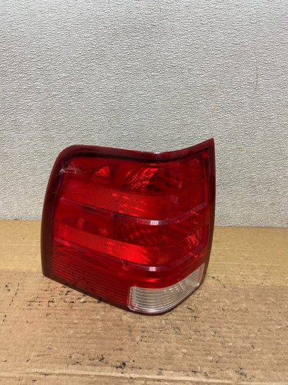 2003 2004 2005 2006 Ford Expedition Left Driver Lh Tail light OEM AB3349 LK0