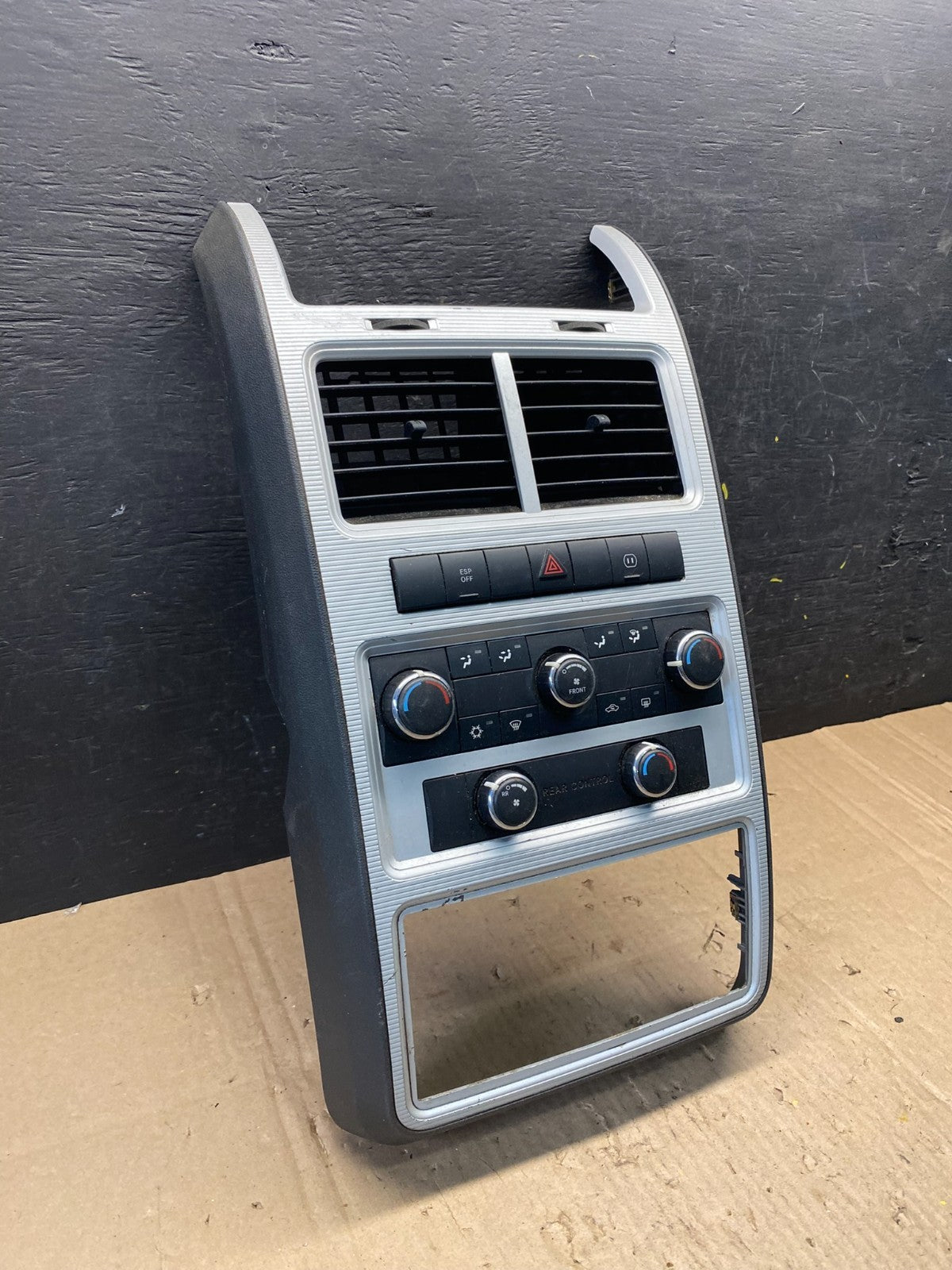 2009 2010 Dodge Journey Center Dash A/C AC Climate Control Bezel Trim R8972 DG1