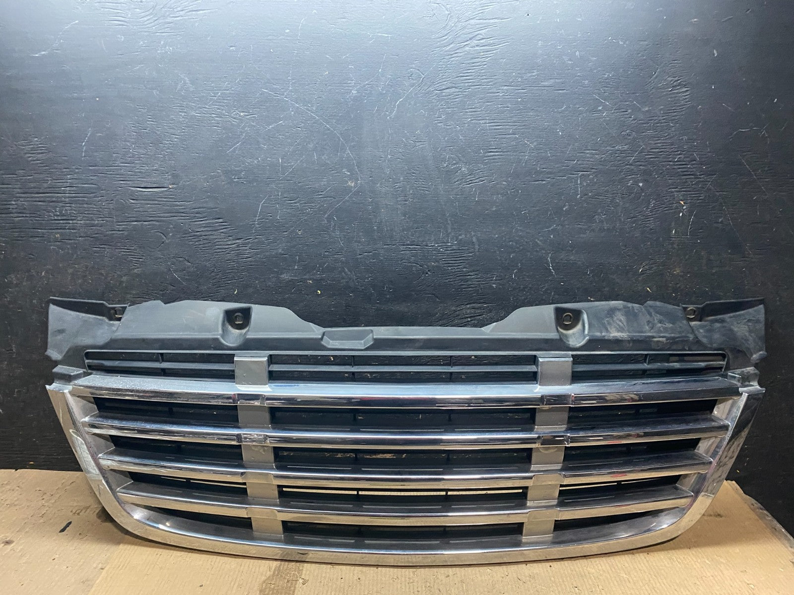 2009 to 2011 Freightliner Sprinter Front Upper Chrome Grill Grille X3431 DG0