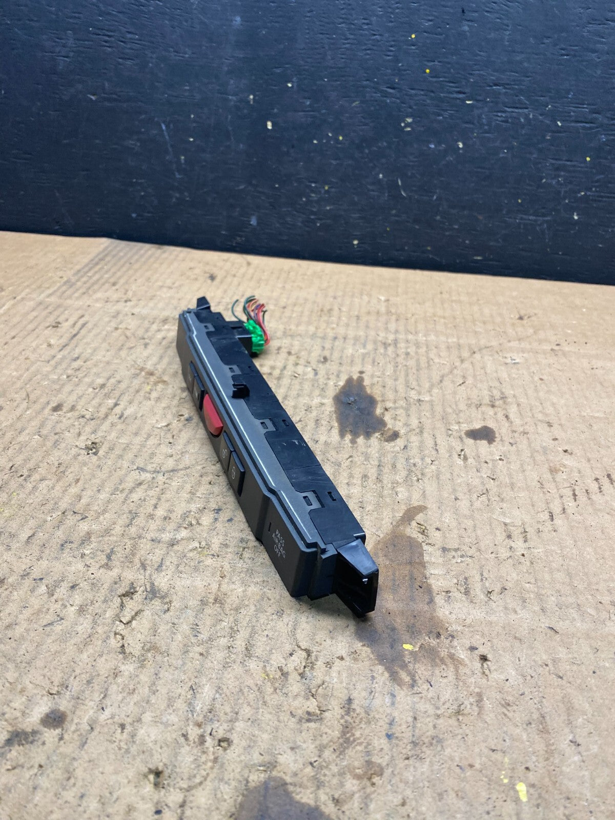 2006-2009 Land Range Rover Sport Center Console Hazard Door Lock Switch P0096 DG1