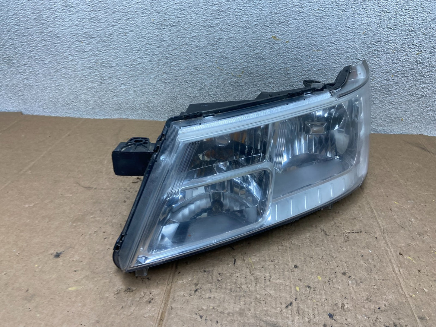 2009 to 2017 Dodge Journey Headlight Left Driver Lh Side Halogen Oem AA3879 DW2