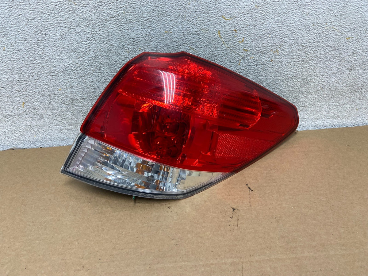 2010-2014 Subaru Outback Wagon Right Passenger Rh Side Tail Light AH4417 DW0