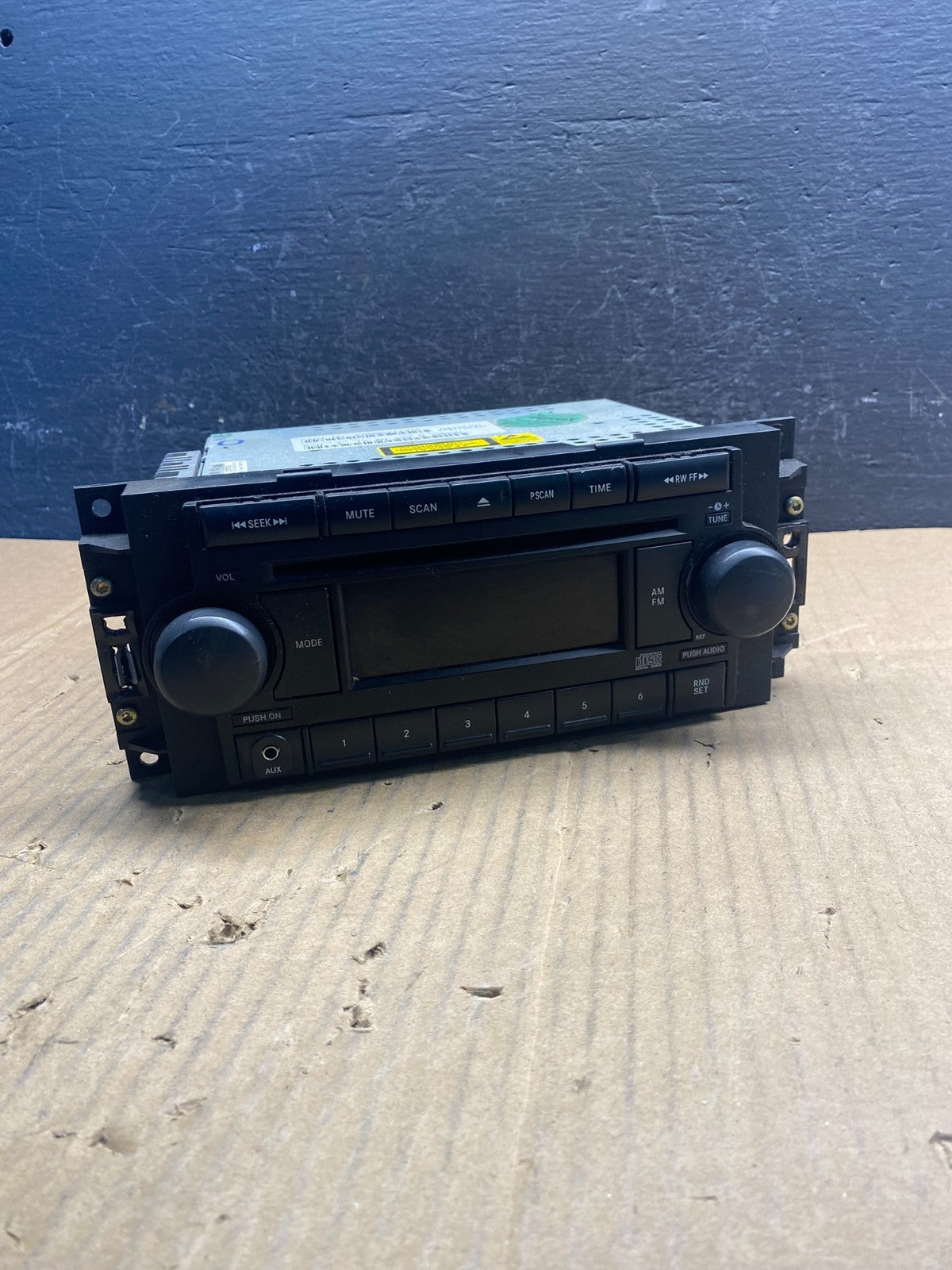 2005 2008 Jeep Dodge Chrysler Screen Display CD Player Satellite Radio AD1730 DG0