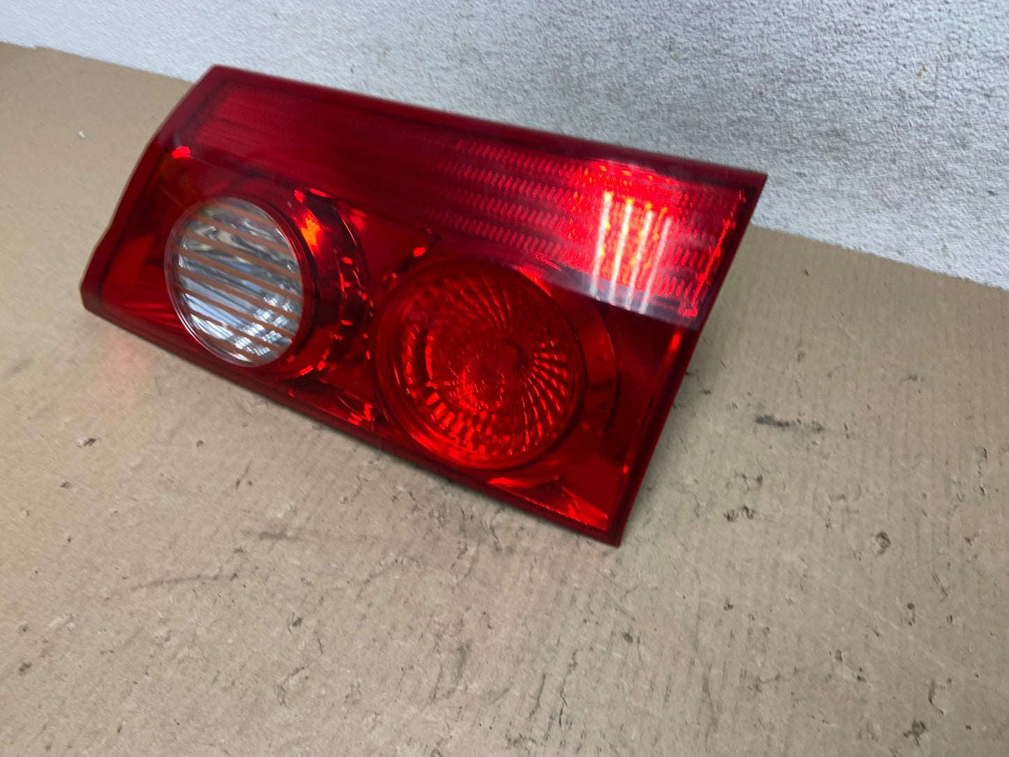 2006 to 2010 Toyota Sienna Right Passenger RH Inner Tail Light AG6547 LK1