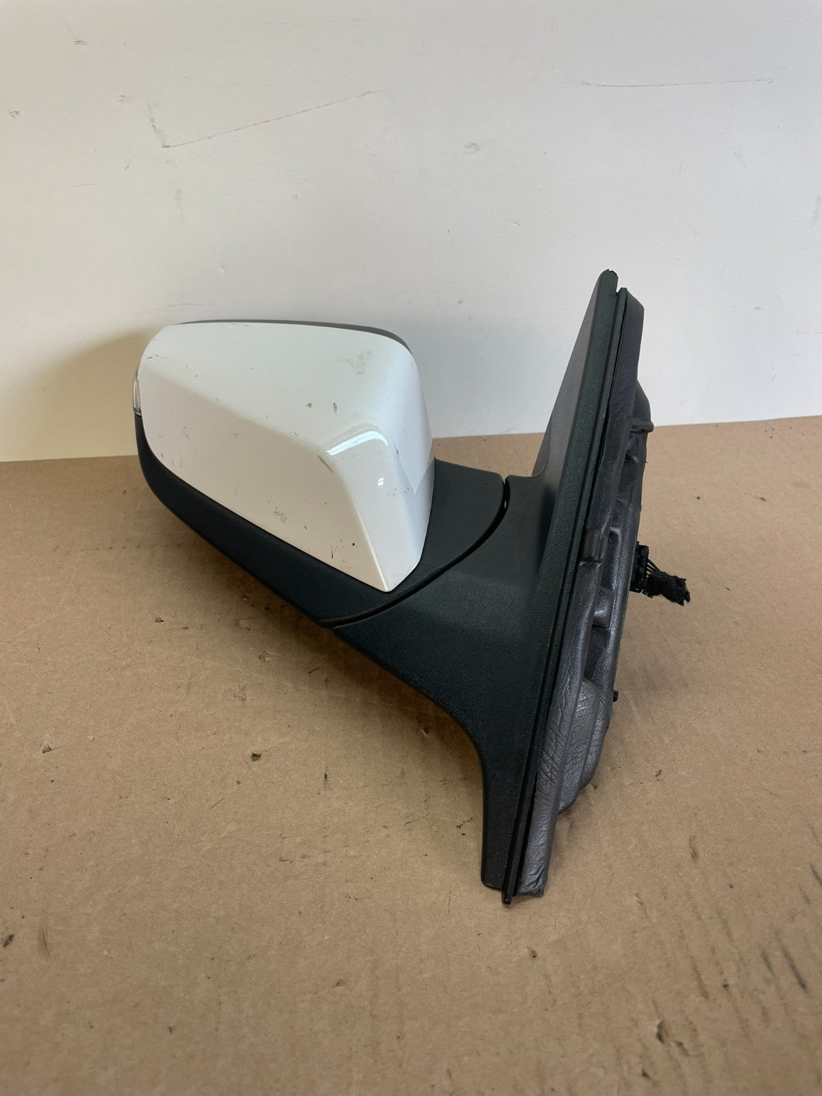 2016 to 2018 Chevrolet Malibu Right Passenger Turn Signal Door Mirror AG2547 MS1