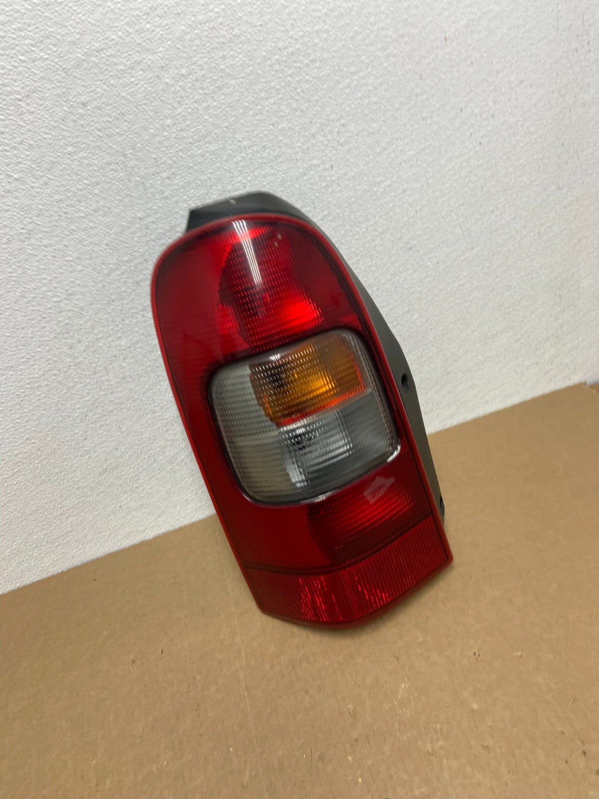 1997 - 2005 Pontiac Montana / Venture Left Driver Side Tail Light Oem AC0041 DW2