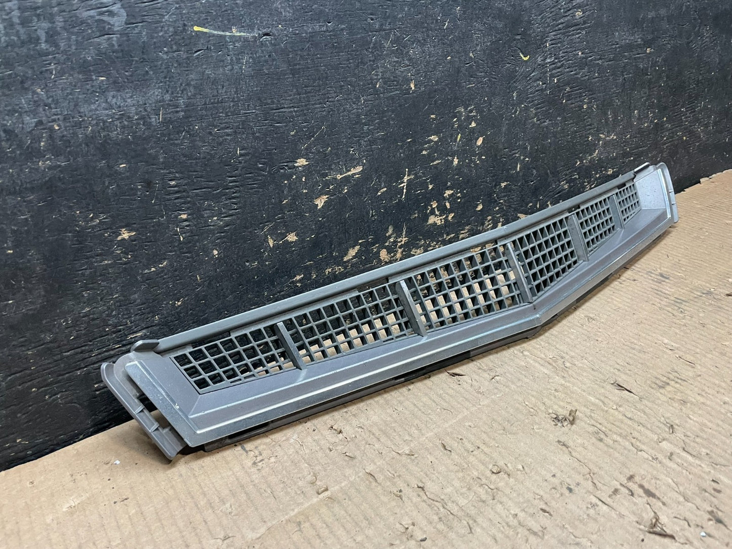 2008 to 2011 Cadillac Cts Front Lower Grill Grille OEM Y6565 DG1