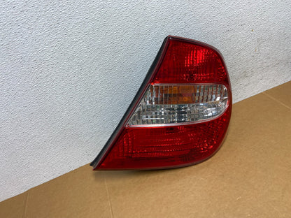 2002 2003 2004 Toyota Camry Tail Light Right Passenger Rh Side AD8880 DW2