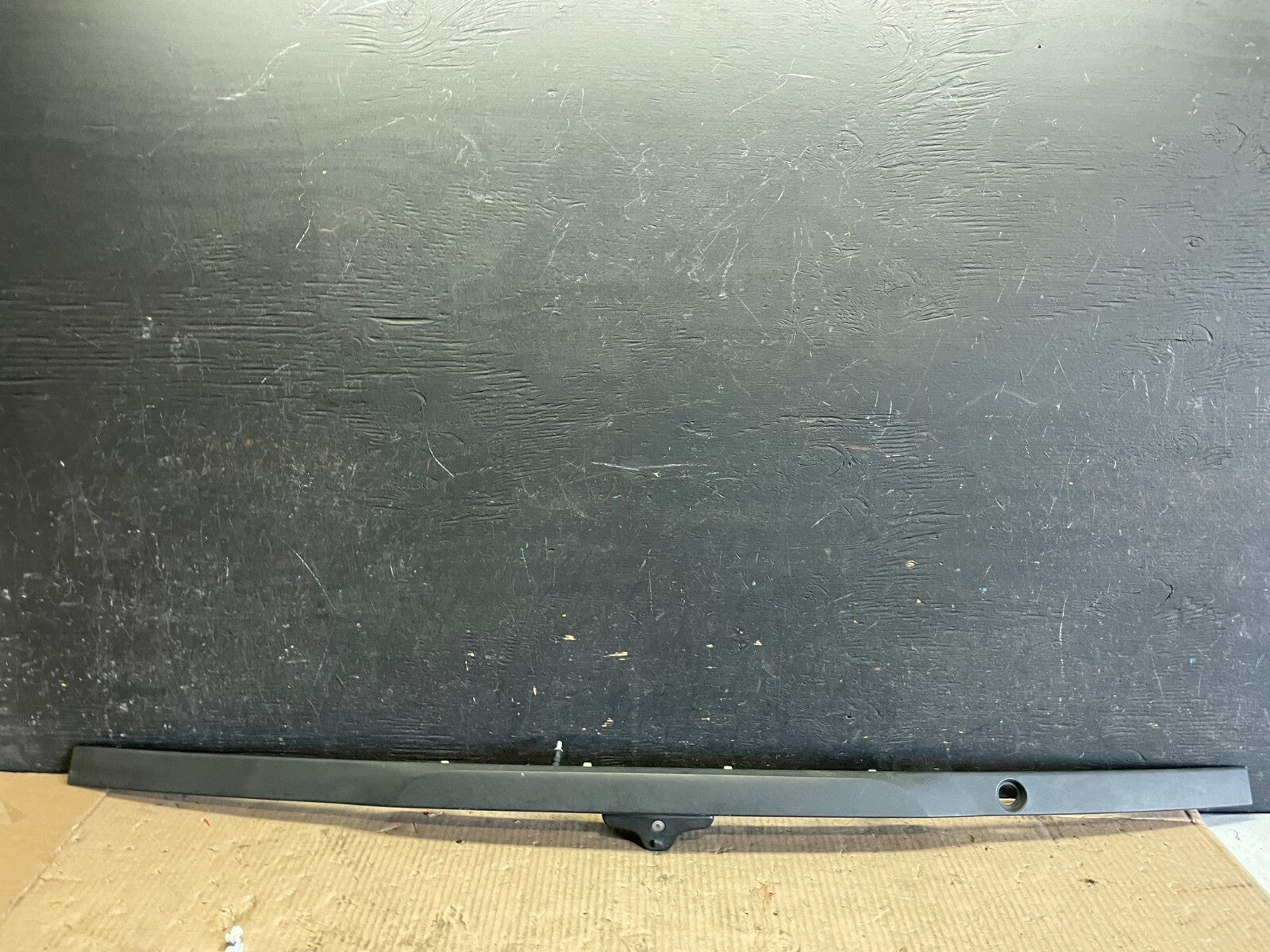 2016 - 2019 Ford Explorer Interceptor Rear Tailgate Molding With Camera M2935 DG0