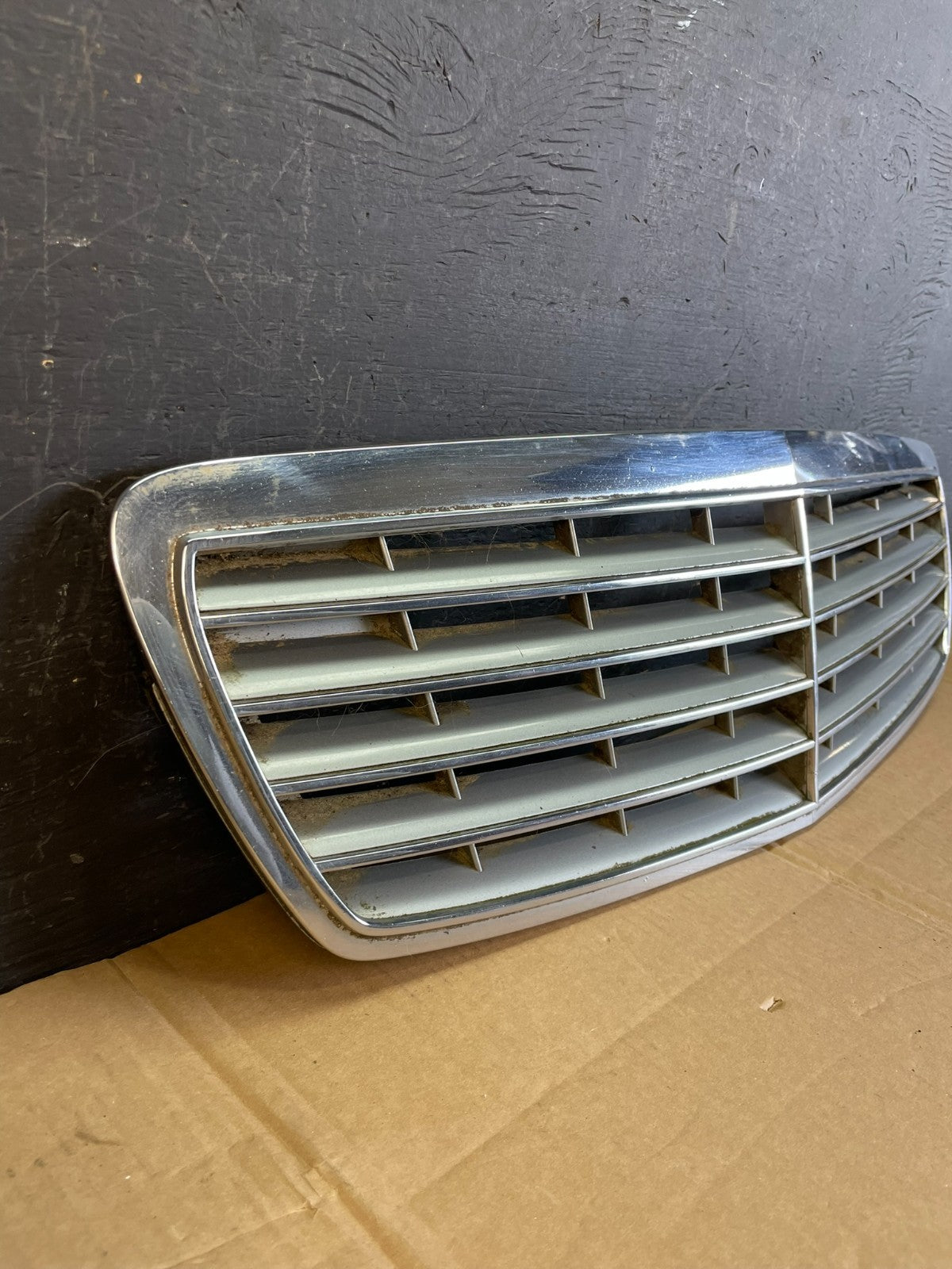 2003 to 2006 Mercedes Benz E-Class Front Upper Grill Grille ac5316 DG1