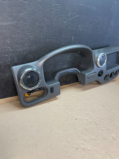 2003 - 2006 Ford Expedition Dashboard Speedometer Radio Bezel Air Vent AE3339 DG2