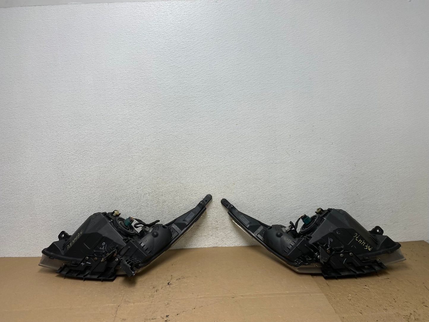 2011 to 2015 Chevrolet Cruze Halogen Left+Right Set Headlights AF4476 LK8