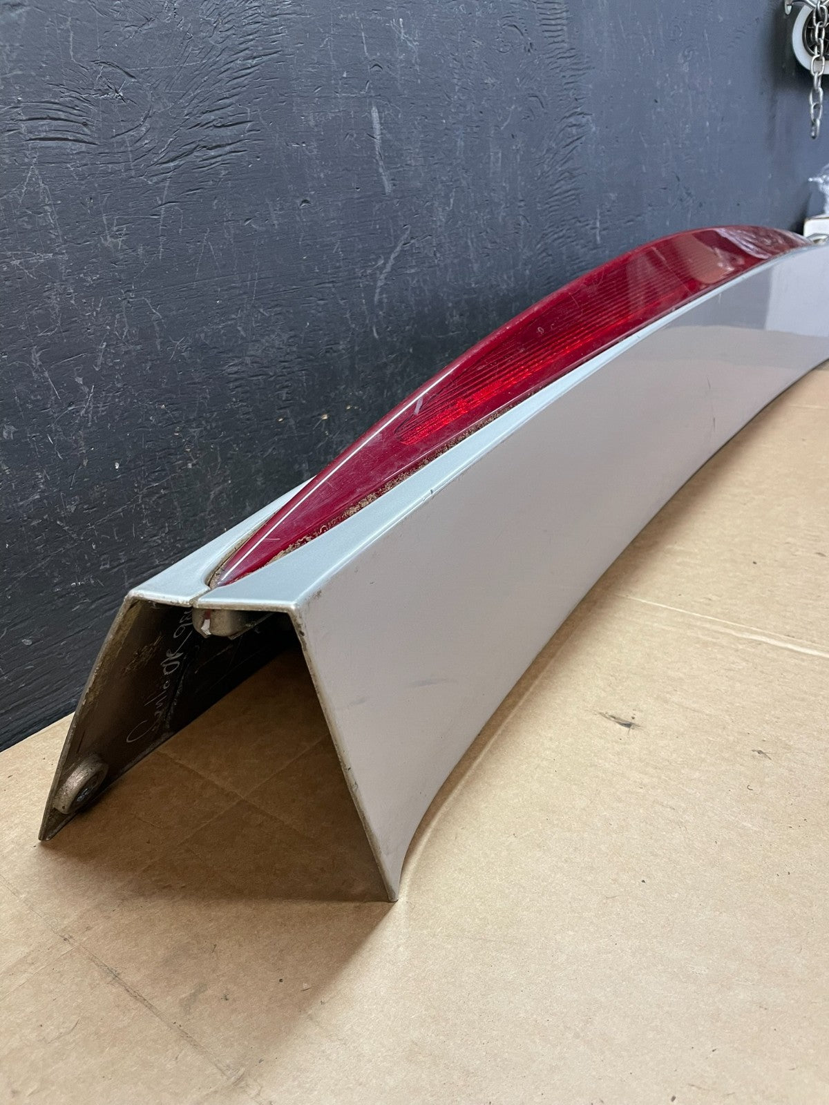 2002 - 2006 Cadillac Escalade Rear Upper Spoiler 3rd Third Brake Light AC5049 DG2