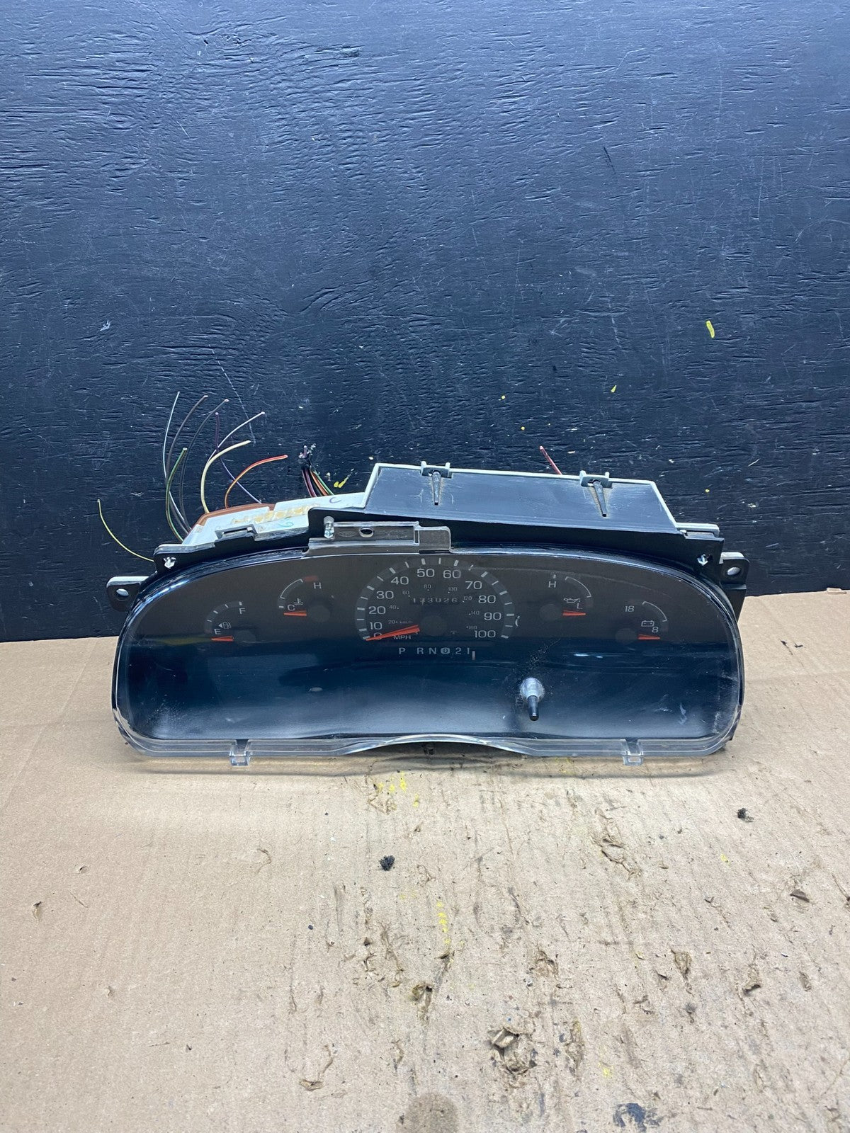 2001 - 2002 Ford Econoline E250 E350 Van Speedometer Instrument Cluster P7790 DG0