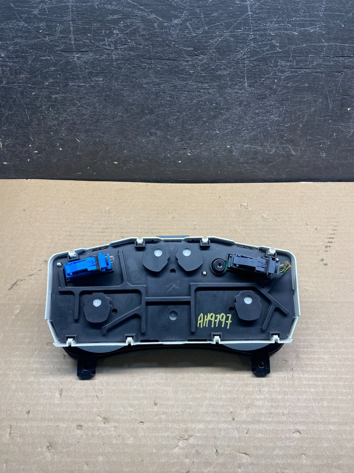 2012 to 2013 Ford Transit Connect Speedometer Gauge Cluster AH9797 DW4