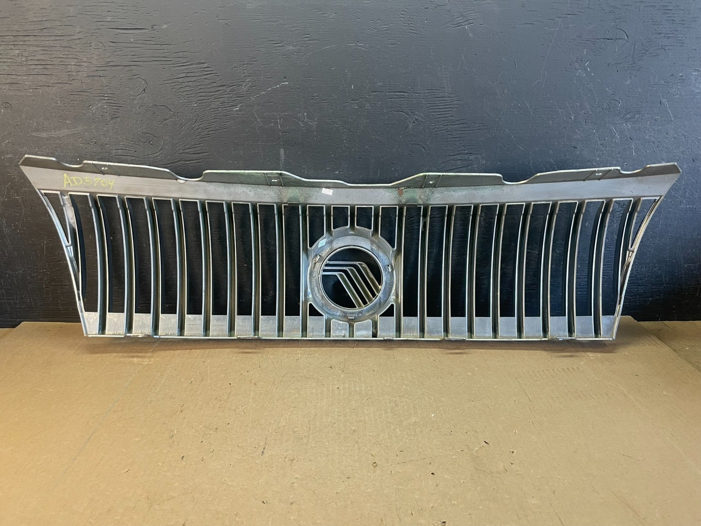 2006 to 2010 Mercury Mountaineer Front Upper Grill Grille AD5704 DW3
