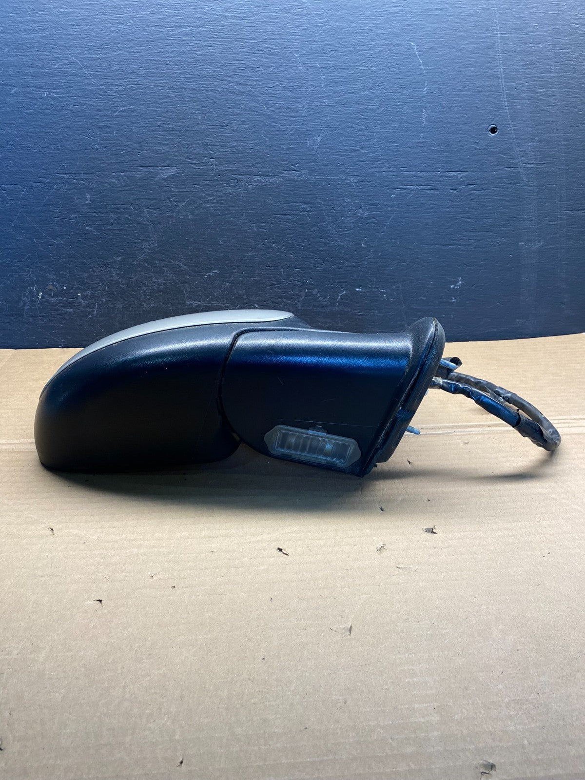 2003-2006 Cadillac Escalade Right Passenger Turn Sgn View Door Mirror AC8751 DG3