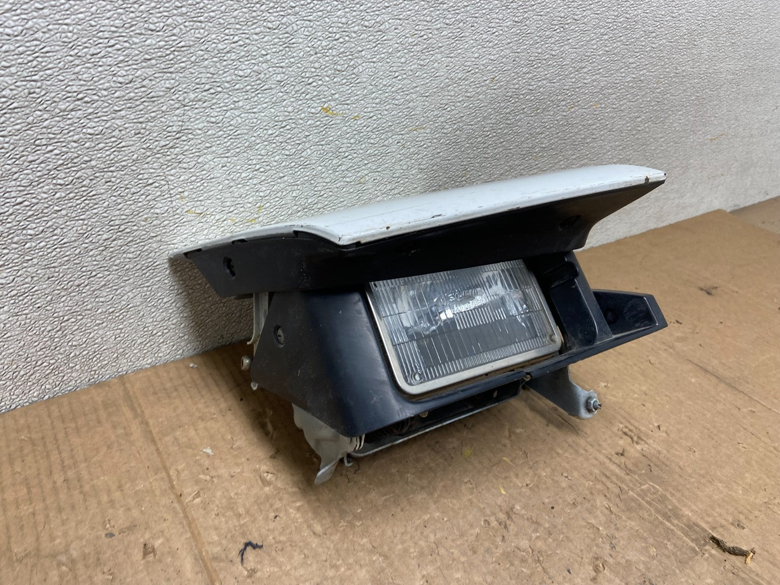 1990 1991 Mitsubishi Eclipse Right Passenger Side Headlight Oem AA66242