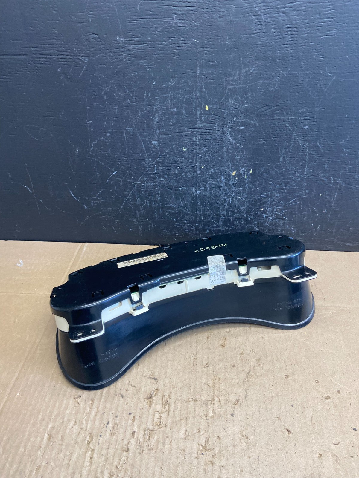 2002 to 2005 Chevrolet Trailblazer Speedometer Cluster Gauge OEM  AB9844 DG5