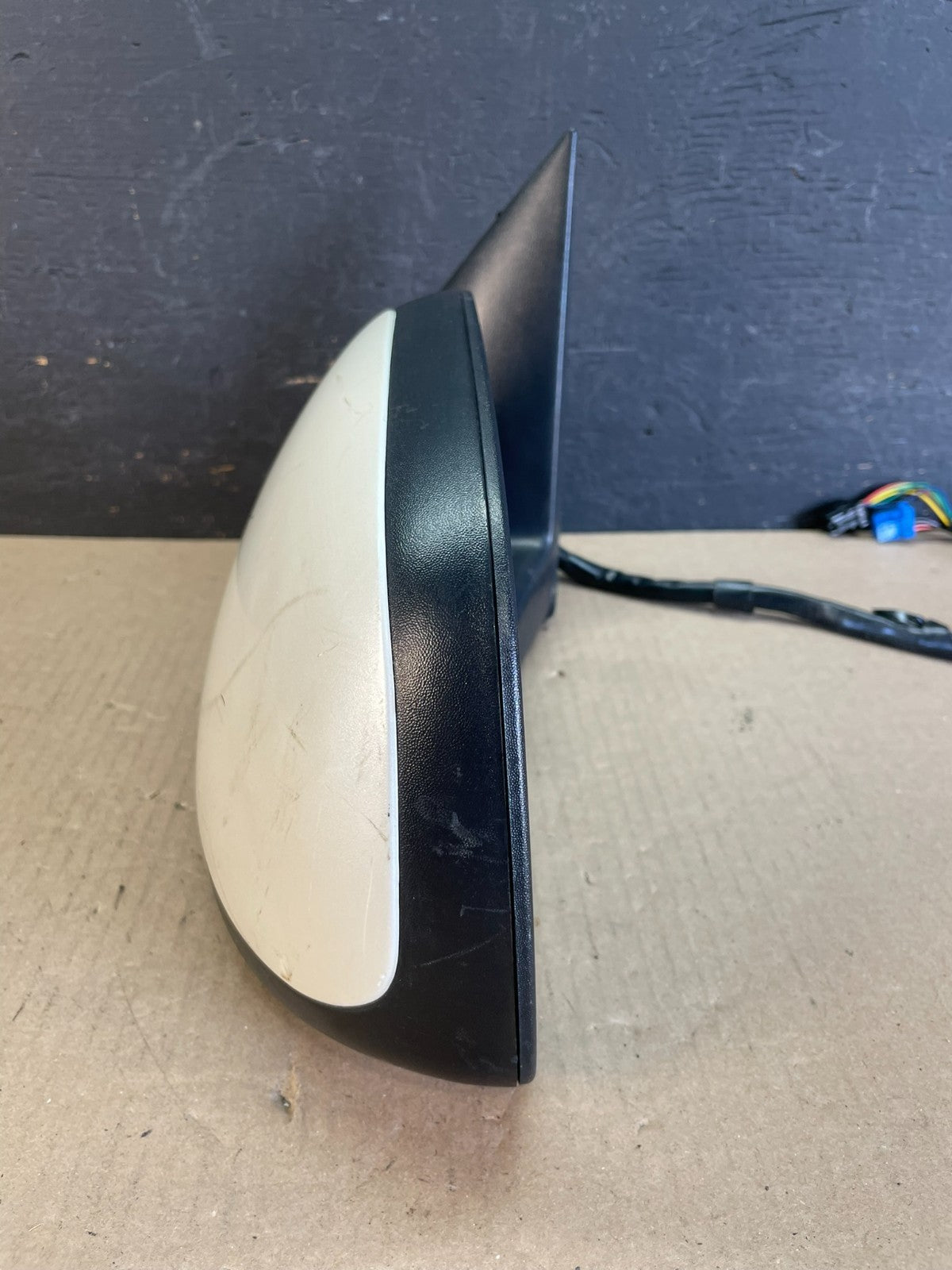 2003-2006 Chevrolet Tahoe Suburban Left Driver LH Turn Door Mirror AE1130 DW9