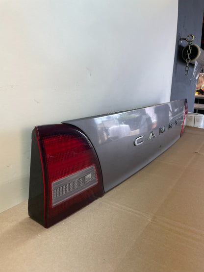 1995 1996 Toyota Camry Center Trunk Rear Tail Light AI0593 DG2