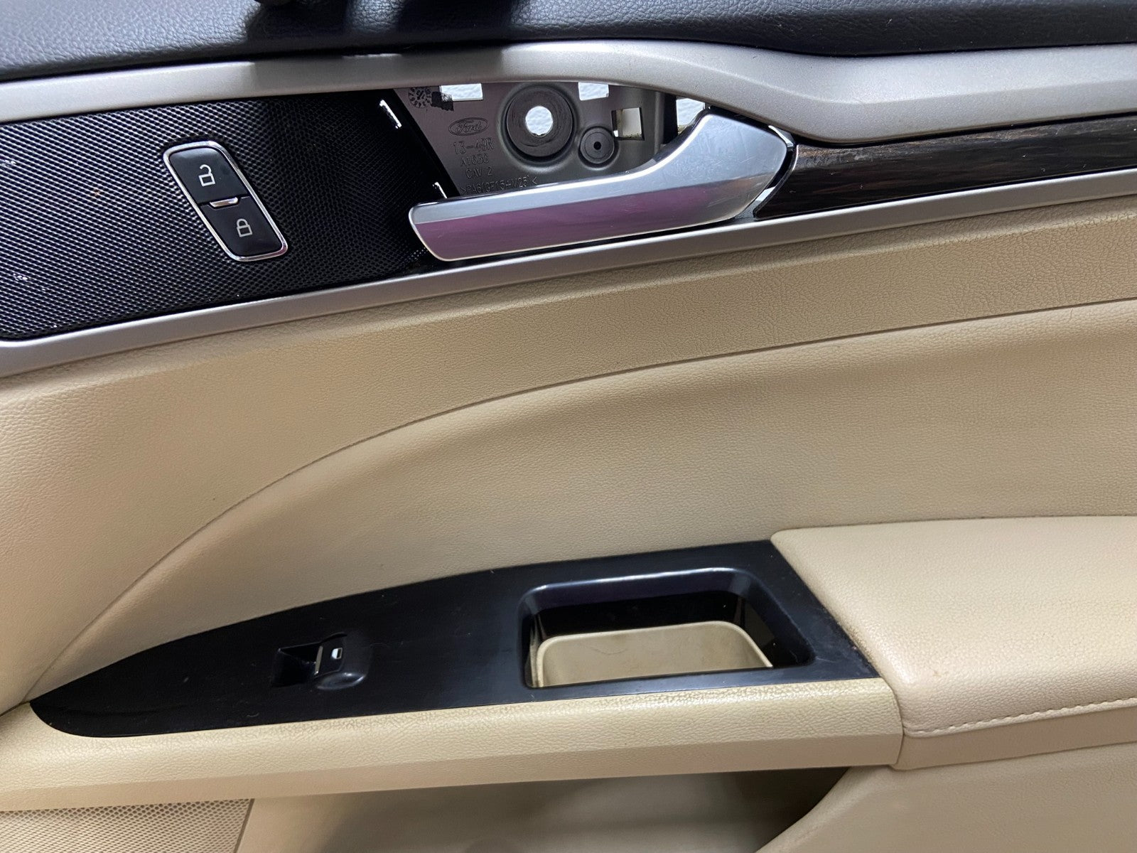 2013 to 2014 Ford Fusion Front Right Passenger Interior Door Panel AG4511 DG3