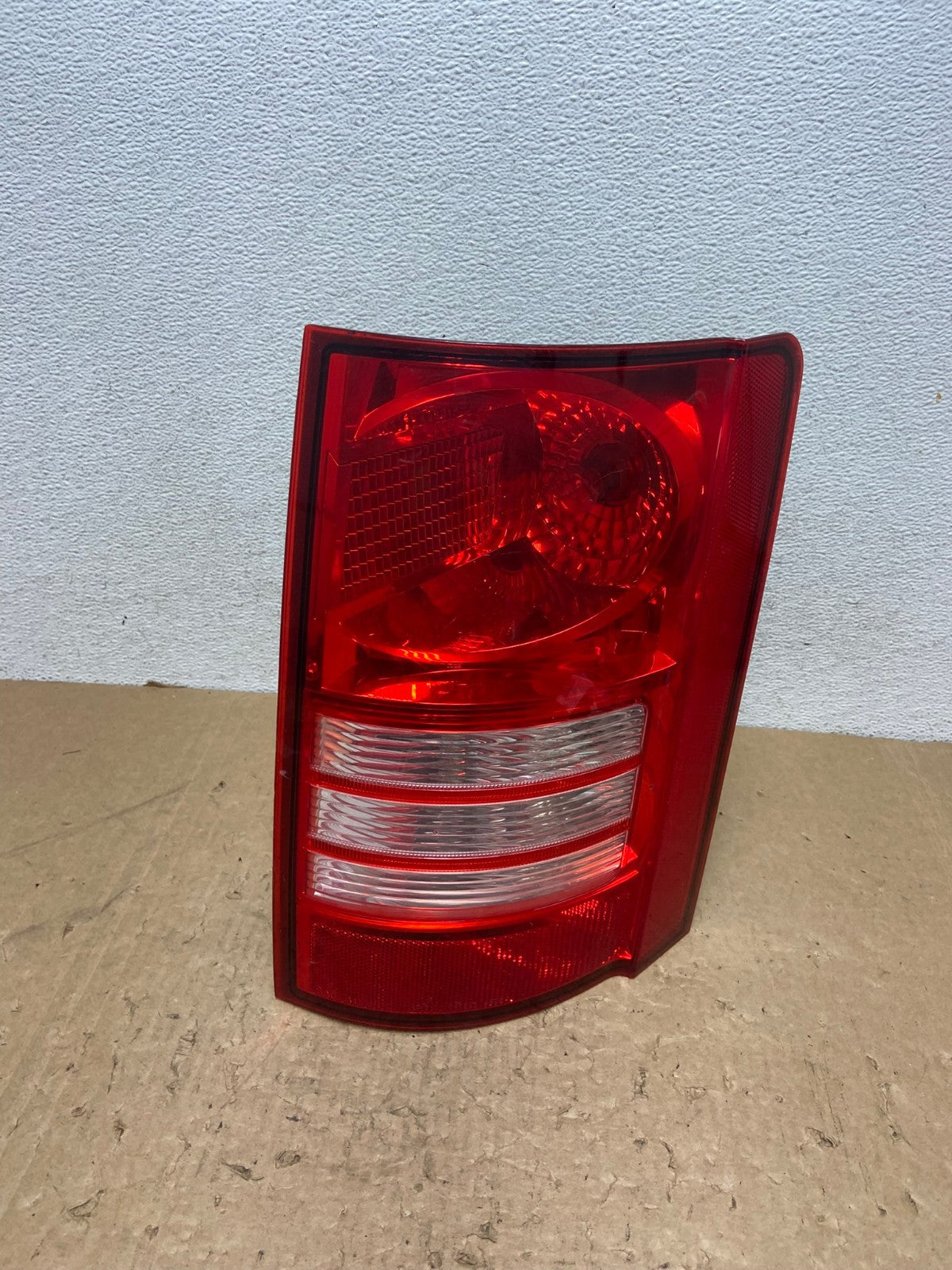 2008 - 2010 Chrysler Town And Country Right Passenger Tail Light AG1245 LK0