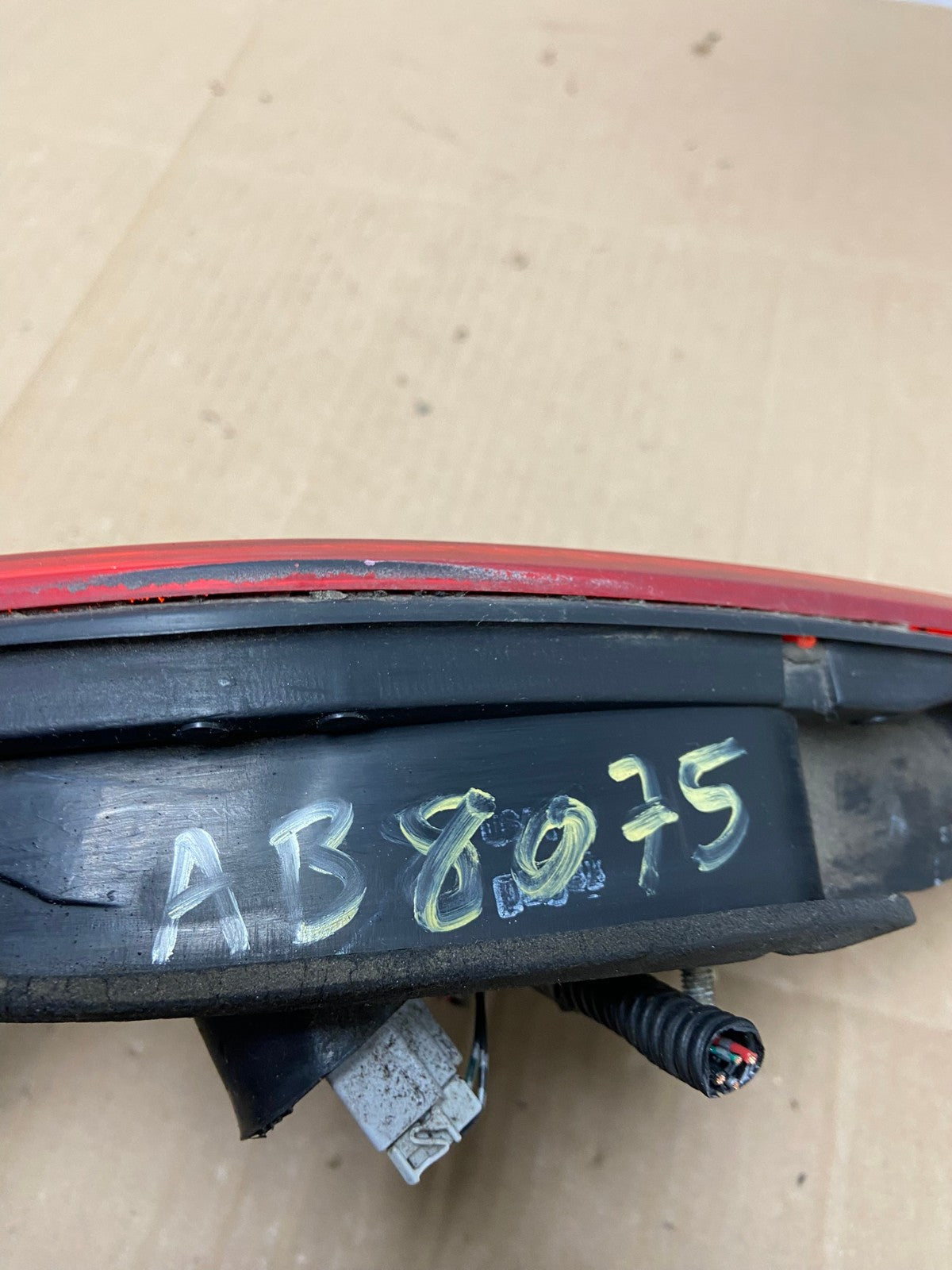 1998 to 2000 Honda Accord Right Passenger Side Inner Tail Light OEM AB8075 LK7