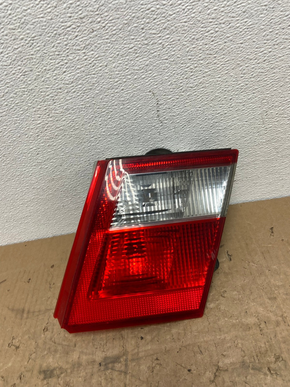 2002 2003 2004 2005 Saab 9-5 Sedan Right Passenger Inner Tail Light Oem AC0133 L0