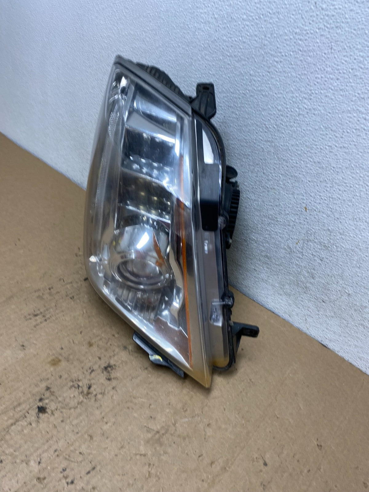 2008 to 2014 Cadillac CTS Right Passegner RH Side Xenon Headlight AG2412 DW1