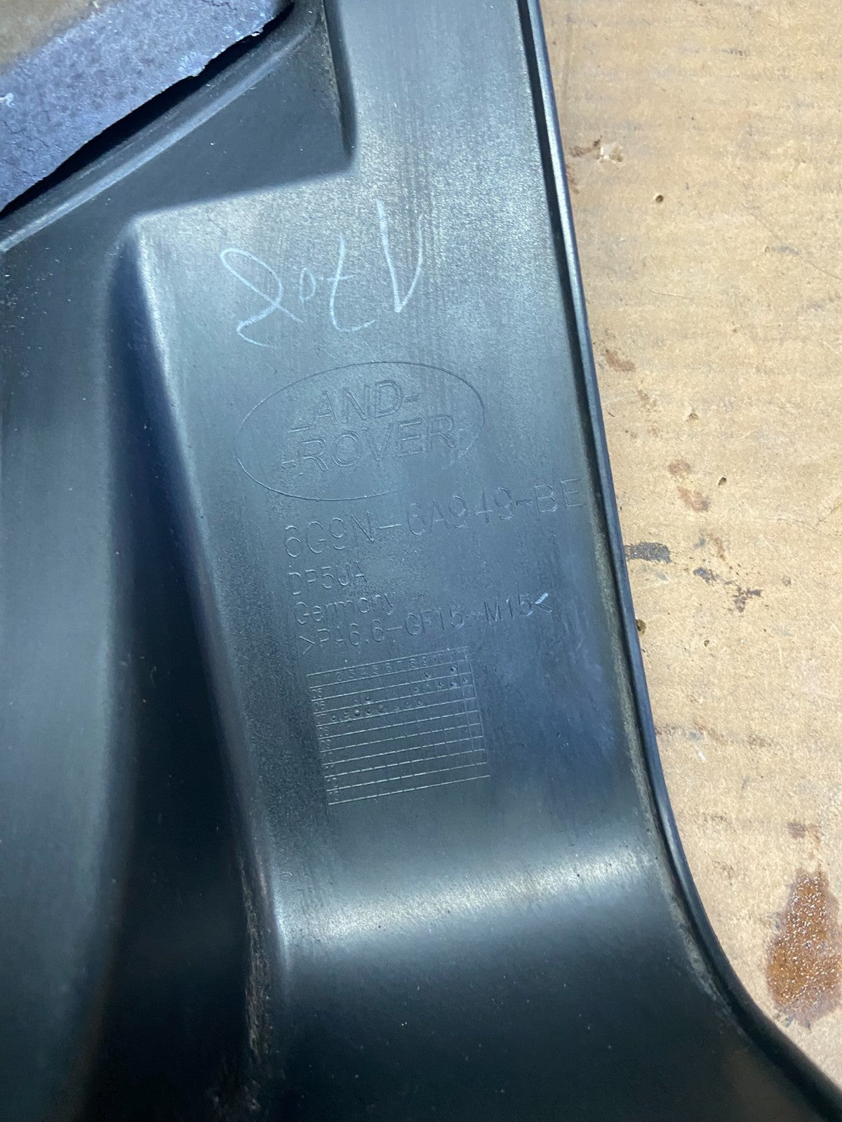 2008 - 2012 Land Rover LR2 3.2L Engine Motor Top Cover Trim Panel r0277 DG8