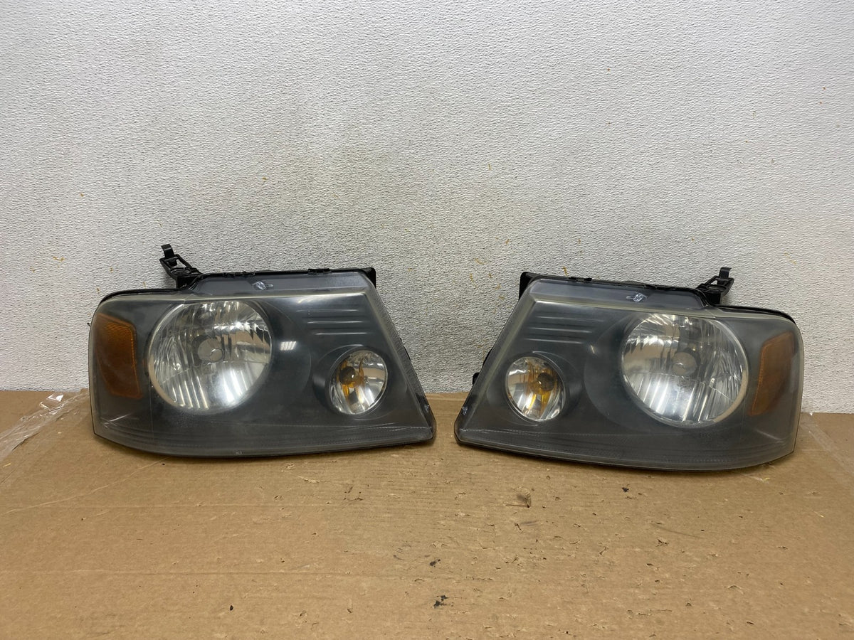 2004 to 2008 Ford F-150 F150 Left+Right Halogen Headlights AH8887 DW0